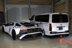 Toyota-Hiace-V03-Van-Taxi-Lamborghini