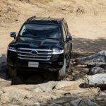 Toyota-Land-Cruiser-76