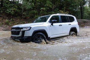 Toyota-Land-Cruiser-86