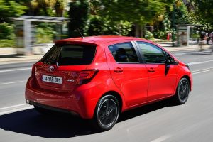 Toyota-Yaris-2015-(5)
