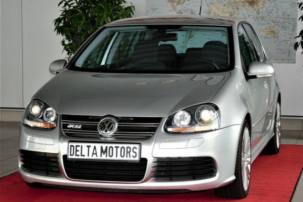 https://autogreeknews.gr/wp-content/uploads/2021/10/VW_Golf_V_R32_for_sale-1.jpg