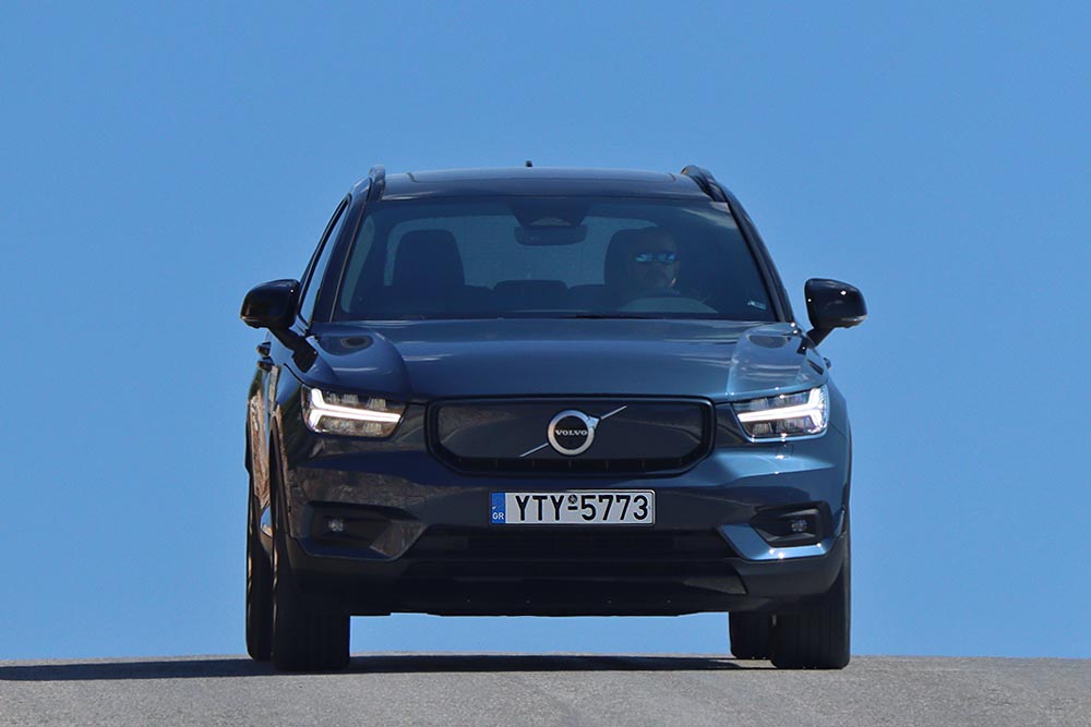 https://autogreeknews.gr/wp-content/uploads/2021/10/Volvo-XC40-Recharge-T8-8.jpg