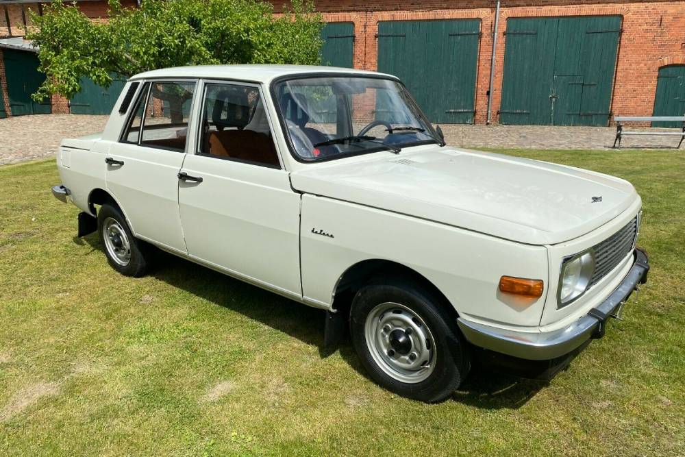 https://autogreeknews.gr/wp-content/uploads/2021/10/Wartburg_353_1983_for_sale-11.jpg