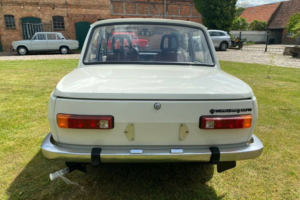 https://autogreeknews.gr/wp-content/uploads/2021/10/Wartburg_353_1983_for_sale-8.jpg