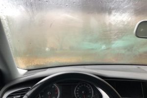 car-windshield-defogging-1