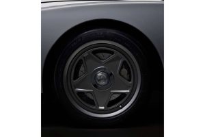 fioravanti-ferrari-testarossa-restomod-wheel
