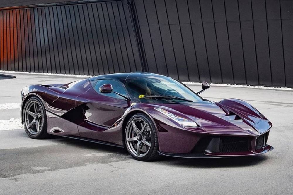 https://autogreeknews.gr/wp-content/uploads/2021/10/laferrari-vinaccia.jpg