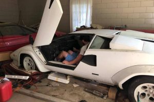 lamborghini-countach-500S-2