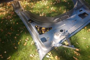 nuts in chevy avalanche’s engine bay (1)