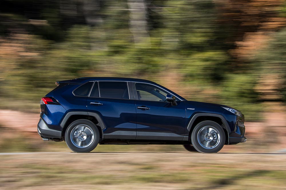 https://autogreeknews.gr/wp-content/uploads/2021/11/2019-toyota-rav4-6.jpg