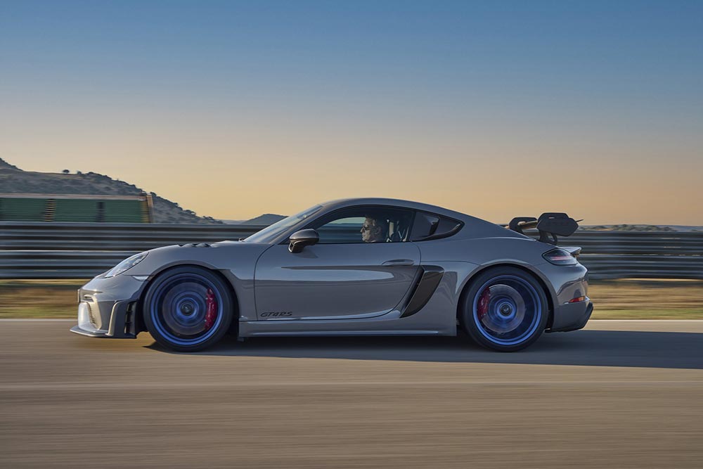 https://autogreeknews.gr/wp-content/uploads/2021/11/2022_Porsche_718_Cayman_GT4_RS_4.jpg