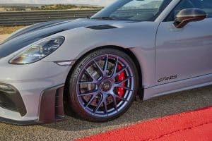 2022_Porsche_718_Cayman_GT4_RS_7