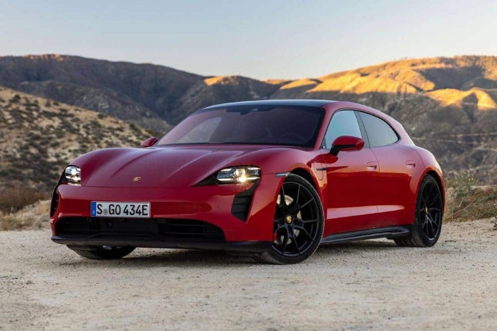 https://autogreeknews.gr/wp-content/uploads/2021/11/590-hp-2022-porsche-taycan-gts-debuts-in-californi-7.jpg