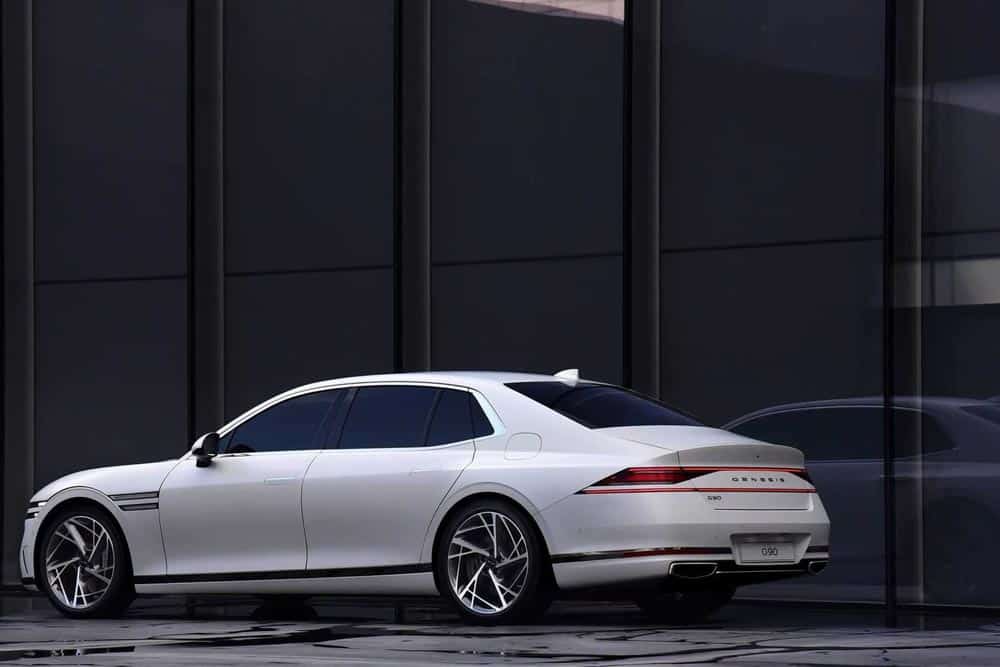 https://autogreeknews.gr/wp-content/uploads/2021/11/Genesis-G90e.jpg