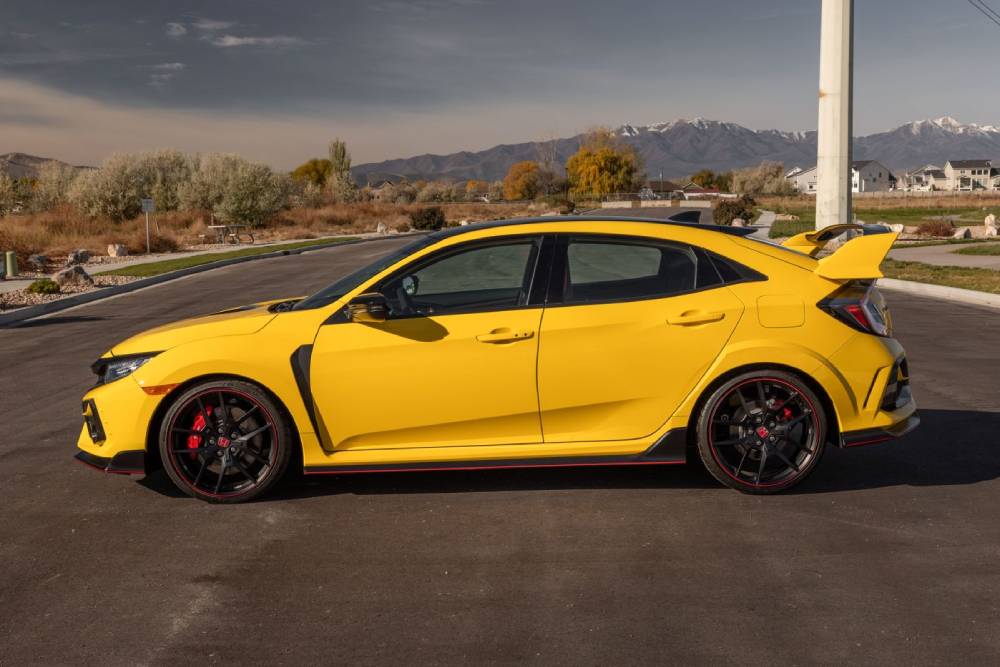 https://autogreeknews.gr/wp-content/uploads/2021/11/Honda-Civic-Type-R-Limited-Edition-3.jpg