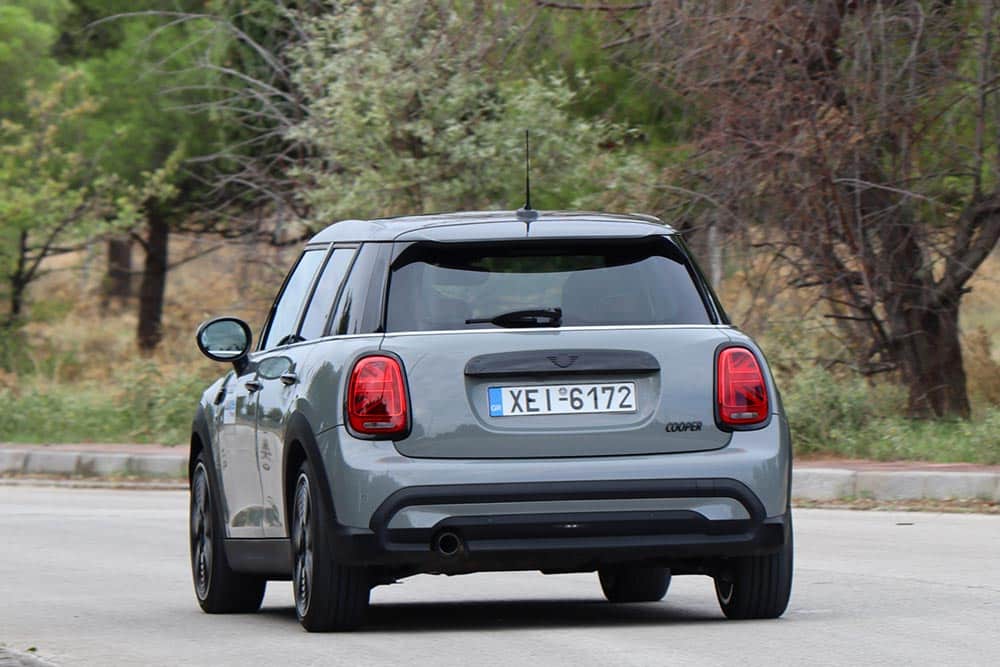 https://autogreeknews.gr/wp-content/uploads/2021/11/MINI-Cooper-5d-2021-32.jpg