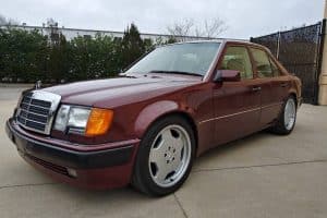 Mercedes-Benz-500E-1