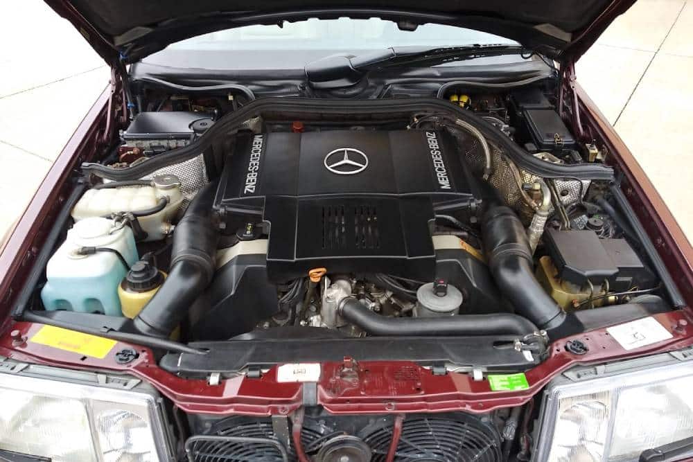 https://autogreeknews.gr/wp-content/uploads/2021/11/Mercedes-Benz-500E-10.jpg