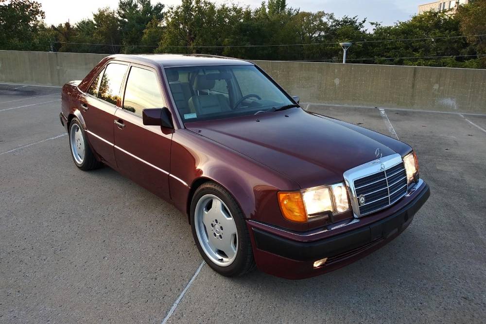 Θεσπέσια Mercedes-Porsche 500E (+videos)