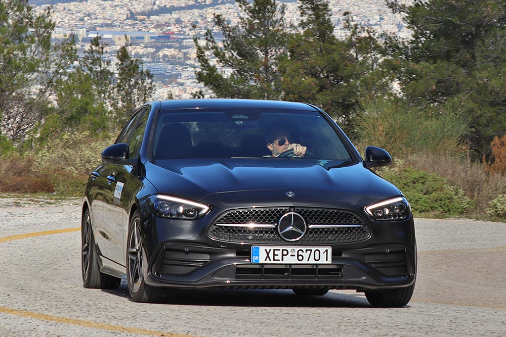 https://autogreeknews.gr/wp-content/uploads/2021/11/Mercedes-C-180-2021-37.jpg