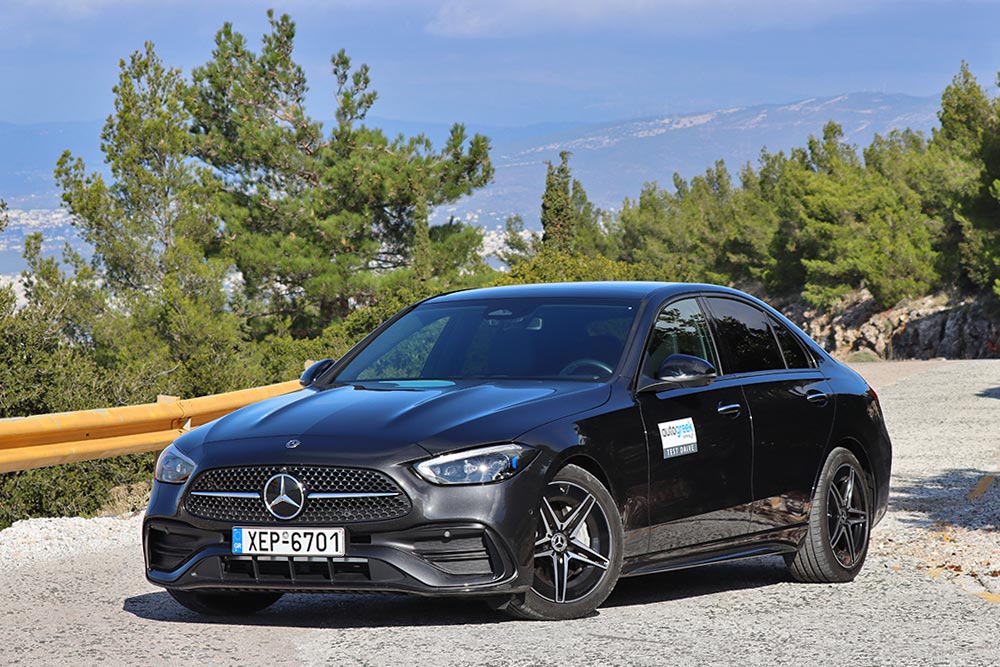 https://autogreeknews.gr/wp-content/uploads/2021/11/Mercedes-C-180-2021-47.jpg