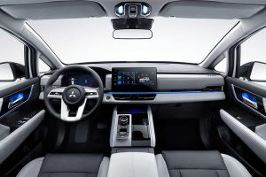 Mitsubishi-airtrek-(5)