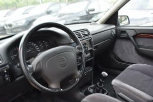 Opel-Vectra-1995-(7)