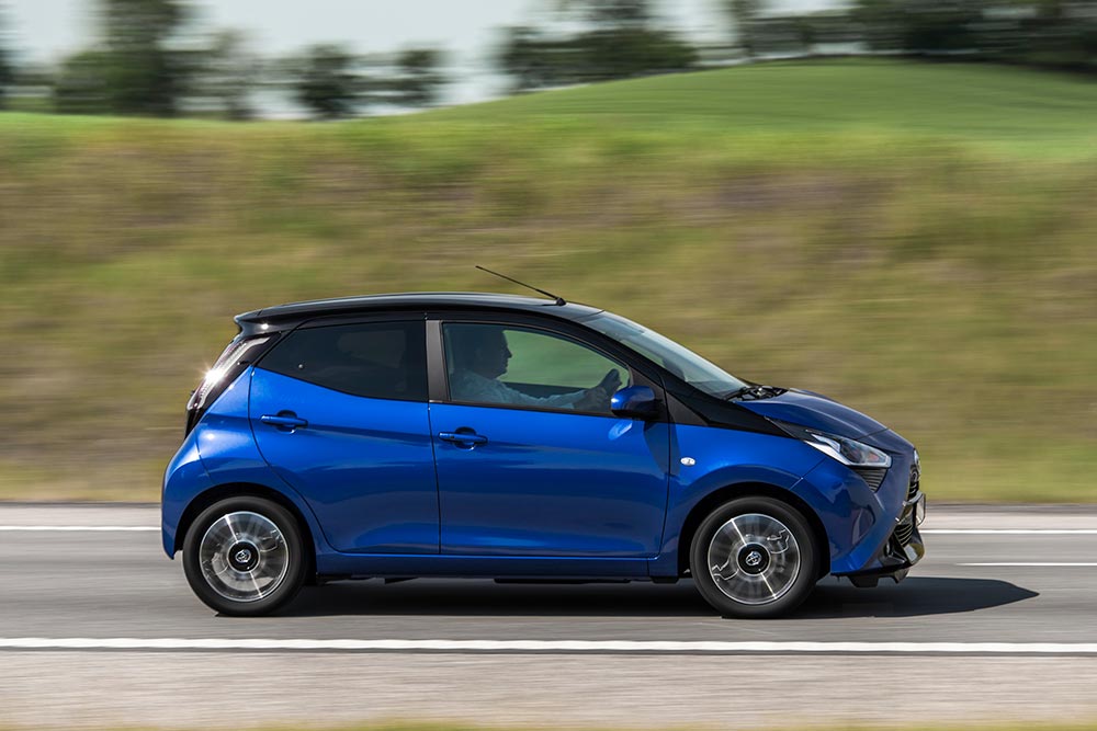 https://autogreeknews.gr/wp-content/uploads/2021/11/Toyota-Aygo-2.jpg