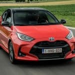 Toyota-Yaris-Hybrid-2020-(2)