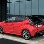 Toyota-Yaris-Hybrid-2020-(3)