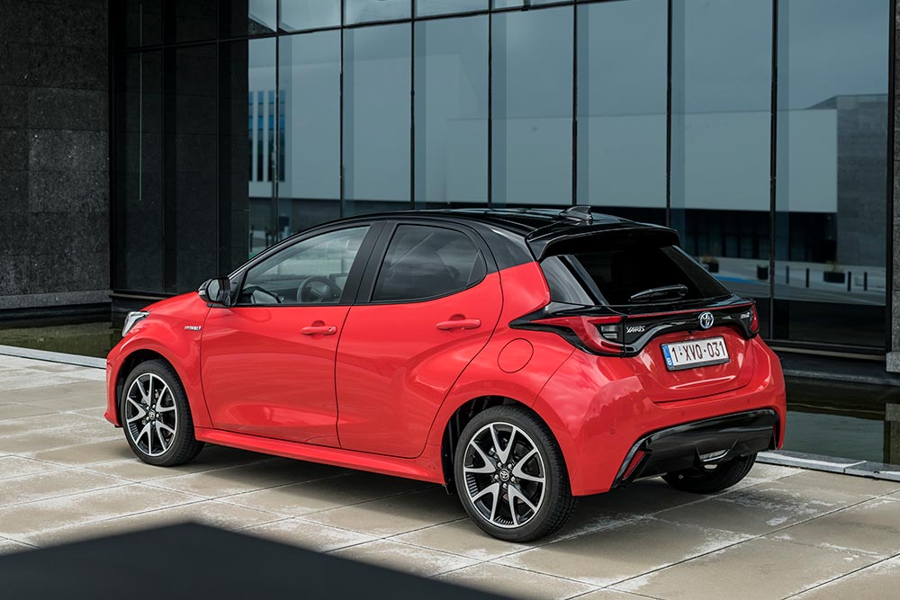 https://autogreeknews.gr/wp-content/uploads/2021/11/Toyota-Yaris-Hybrid-2020-3.jpg