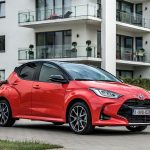 Toyota-Yaris-Hybrid-2020-(4)