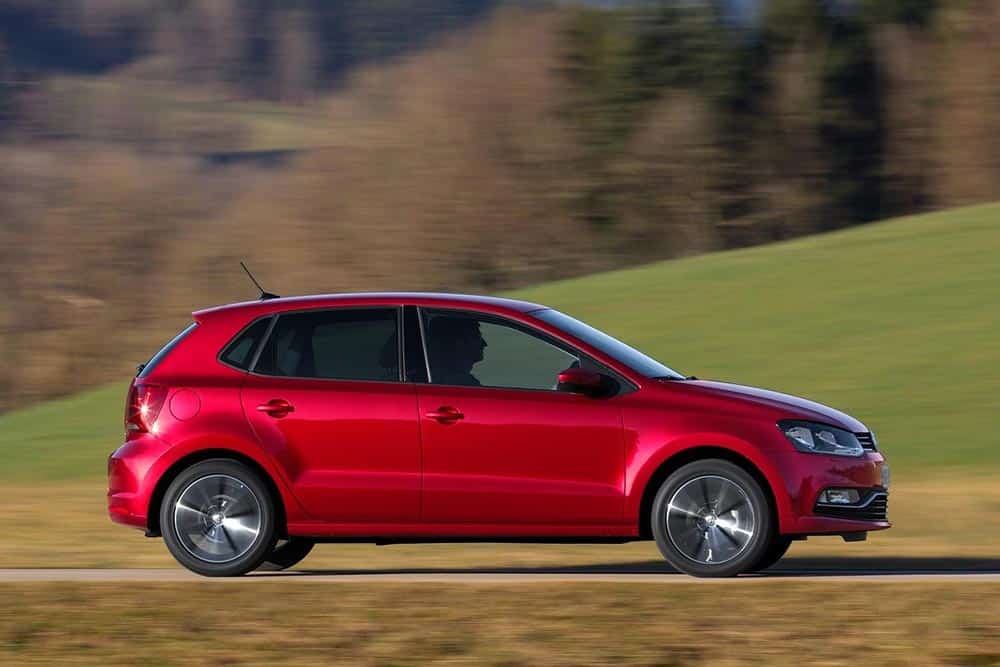 https://autogreeknews.gr/wp-content/uploads/2021/11/Volkswagen-Polo-2014-2.jpg