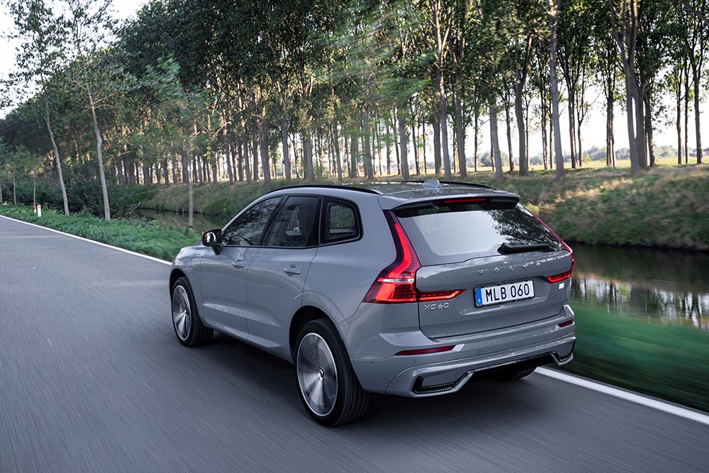 https://autogreeknews.gr/wp-content/uploads/2021/11/Volvo_XC60_Recharge_T8_AWD_2.jpg