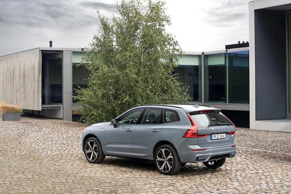 https://autogreeknews.gr/wp-content/uploads/2021/11/Volvo_XC60_Recharge_T8_AWD_6.jpg