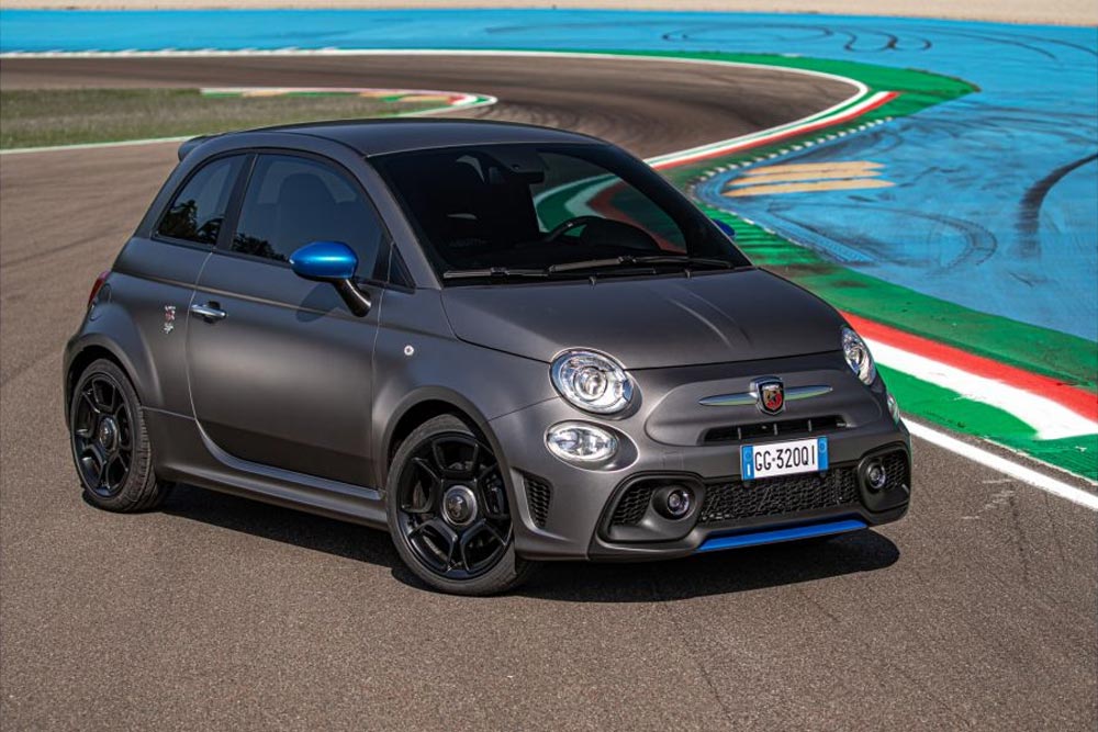 https://autogreeknews.gr/wp-content/uploads/2021/11/abarth-595-4.jpg