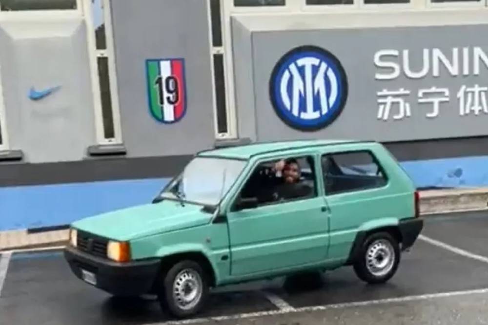 https://autogreeknews.gr/wp-content/uploads/2021/11/arturo-vidals-fiat-panda-mk1-03.jpg