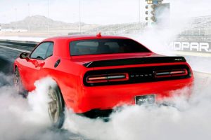 dodge challenger hellcat burnout