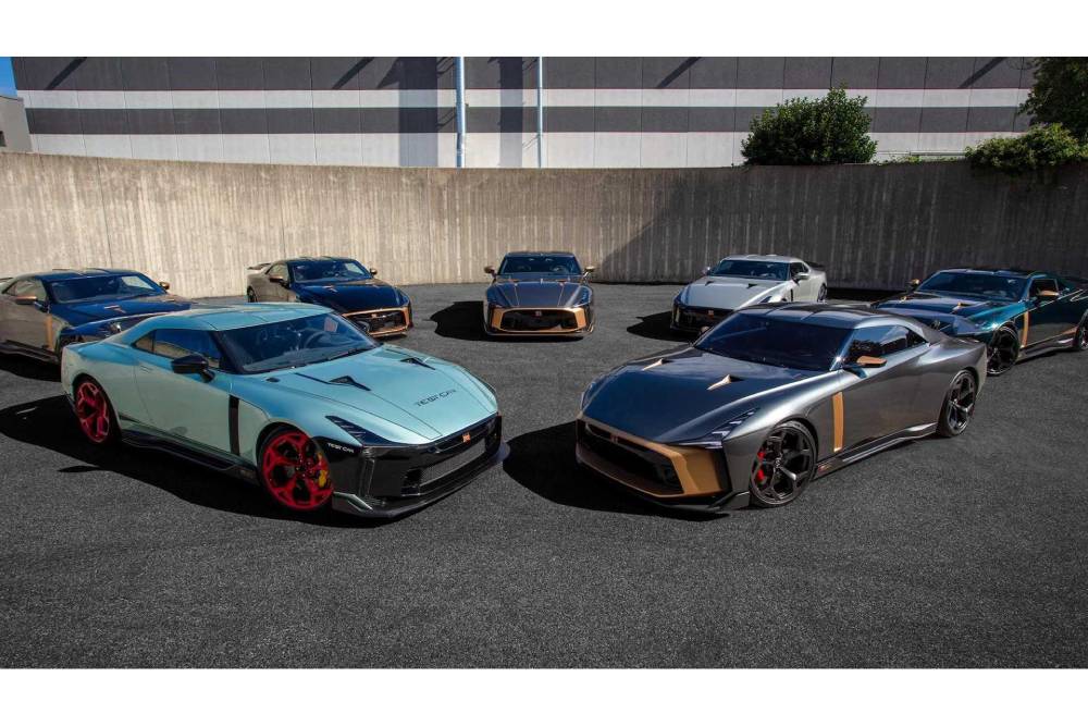 https://autogreeknews.gr/wp-content/uploads/2021/11/first-nissan-gt-r50-by-italdesign-customer-deliver.jpg