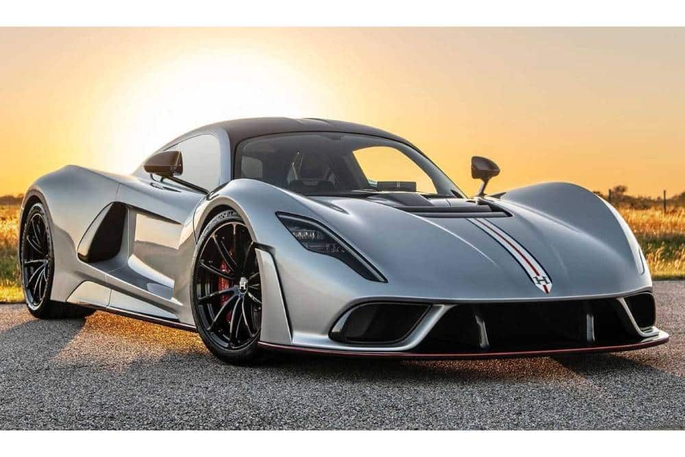 https://autogreeknews.gr/wp-content/uploads/2021/11/hennessey-venom-f5-lausanne-silver.jpg