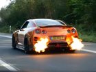 r35-nissan-gt-r-shoots-insane-flames-makes-autobah