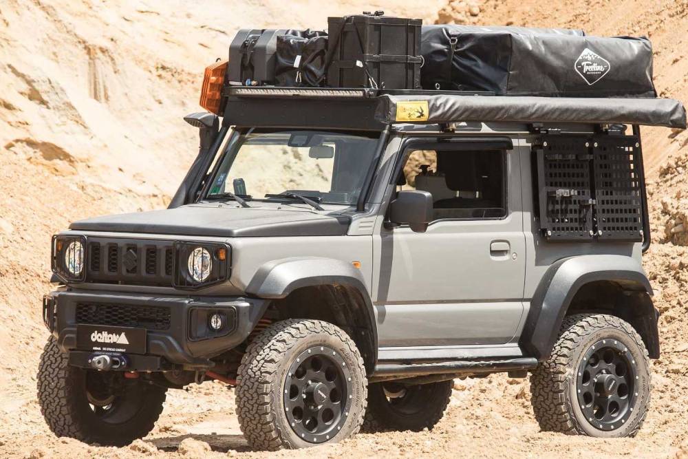 https://autogreeknews.gr/wp-content/uploads/2021/11/suzuki-jimny-with-portal-axles-by-delta4x4-front-t.jpg