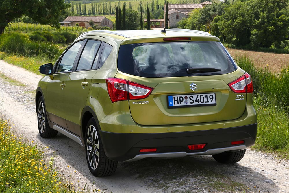 https://autogreeknews.gr/wp-content/uploads/2021/11/suzuki-sx4-2013-2.jpg