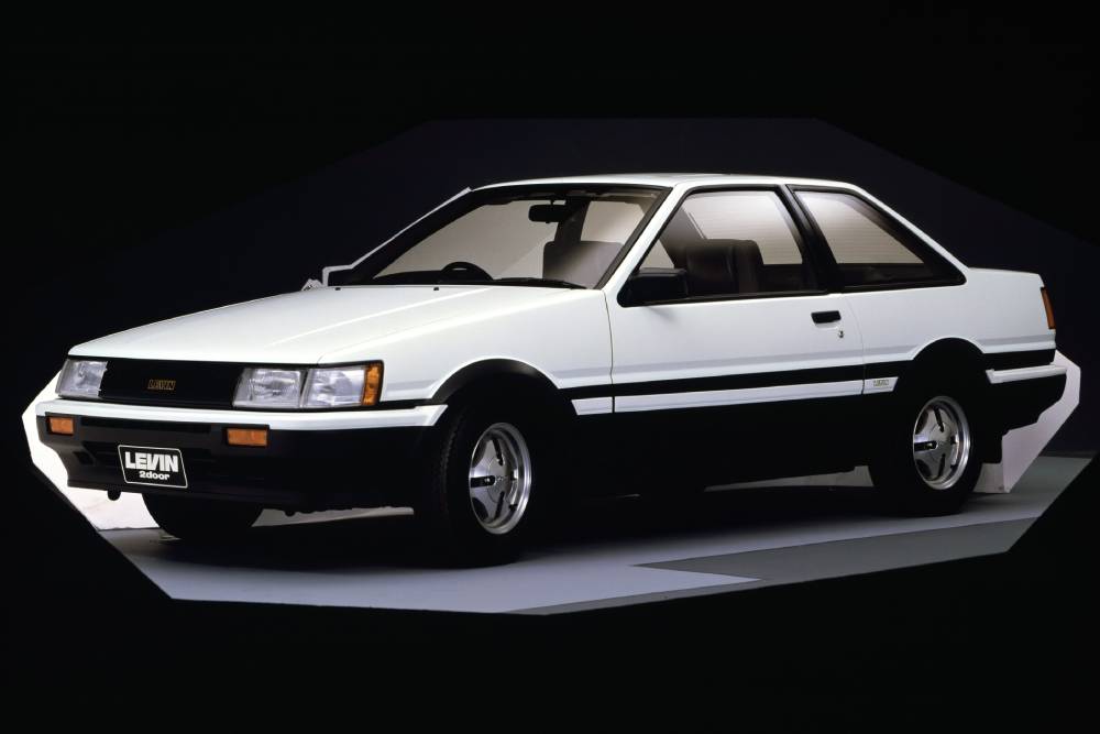 https://autogreeknews.gr/wp-content/uploads/2021/11/toyota_corolla_levin_gt-apex_2-door_25.jpg