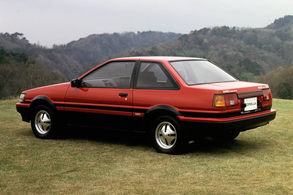 https://autogreeknews.gr/wp-content/uploads/2021/11/toyota_corolla_levin_gt-apex_2-door_43.jpg