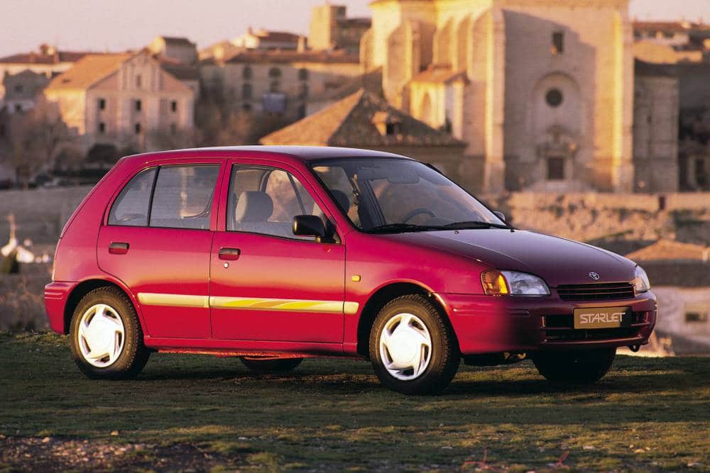https://autogreeknews.gr/wp-content/uploads/2021/11/toyota_starlet_5-door.jpg