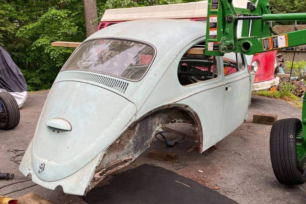 https://autogreeknews.gr/wp-content/uploads/2021/11/wrecked-honda-s2000-lives-on-as-vw-beetle-07.jpg