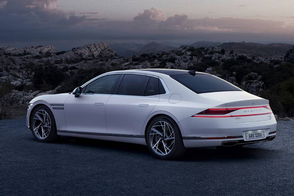 https://autogreeknews.gr/wp-content/uploads/2021/12/2022-Genesis-G90-5.jpg