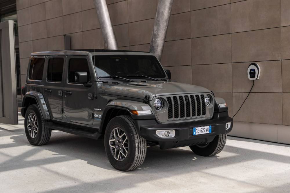 https://autogreeknews.gr/wp-content/uploads/2021/12/2022-Jeep-Wrangler-4xe-EU-Spec-1.jpg
