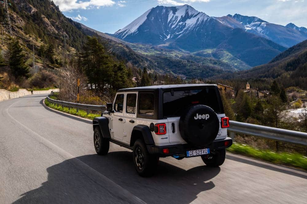 https://autogreeknews.gr/wp-content/uploads/2021/12/2022-Jeep-Wrangler-4xe-Rubicon-EU-Spec-16.jpg